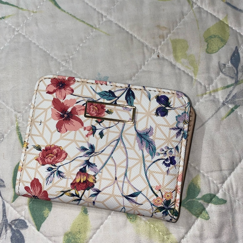 Floral Pattern Small Wallet